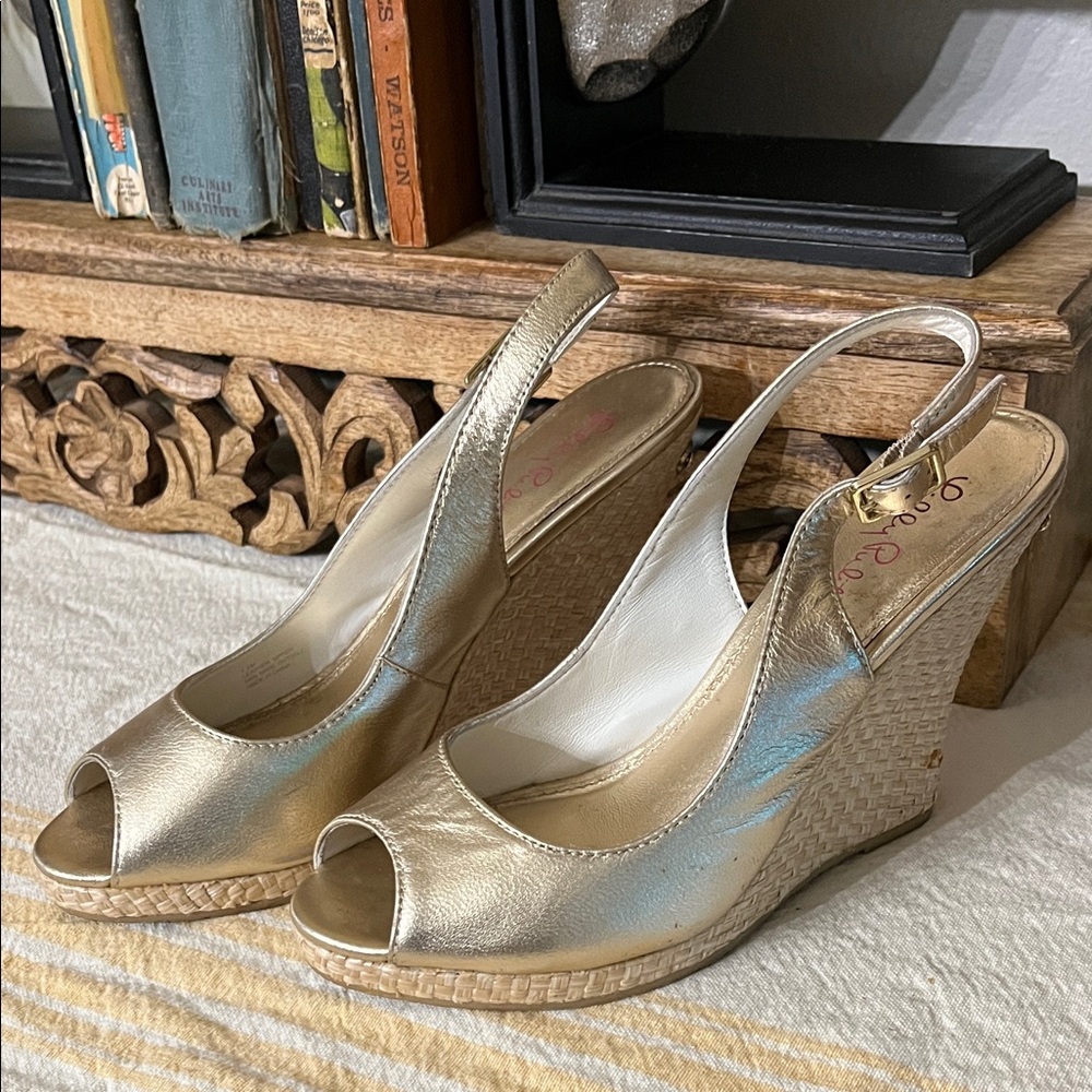 Lillygold04 Lilly Pulitzer Kristin wedge sandal in gold metallic leather sz 7.5